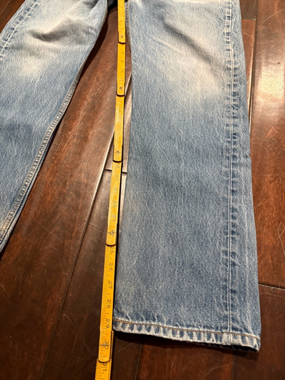 Vintage Levi's 501 Med/Light Wash Button Fly Blue Jeans - Picture 6 of 13